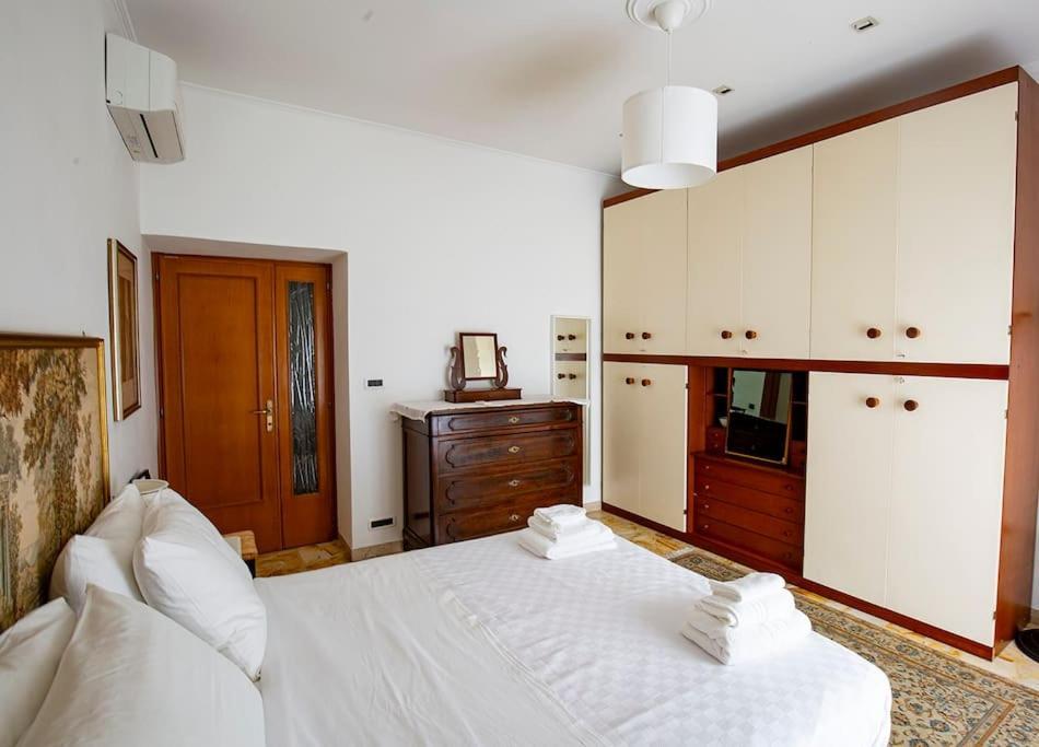 רומא Dimora Al Colosseo, 2 Bedrooms מראה חיצוני תמונה
