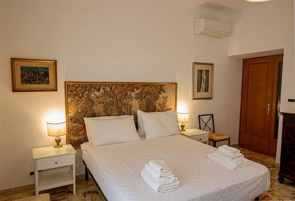 רומא Dimora Al Colosseo, 2 Bedrooms מראה חיצוני תמונה