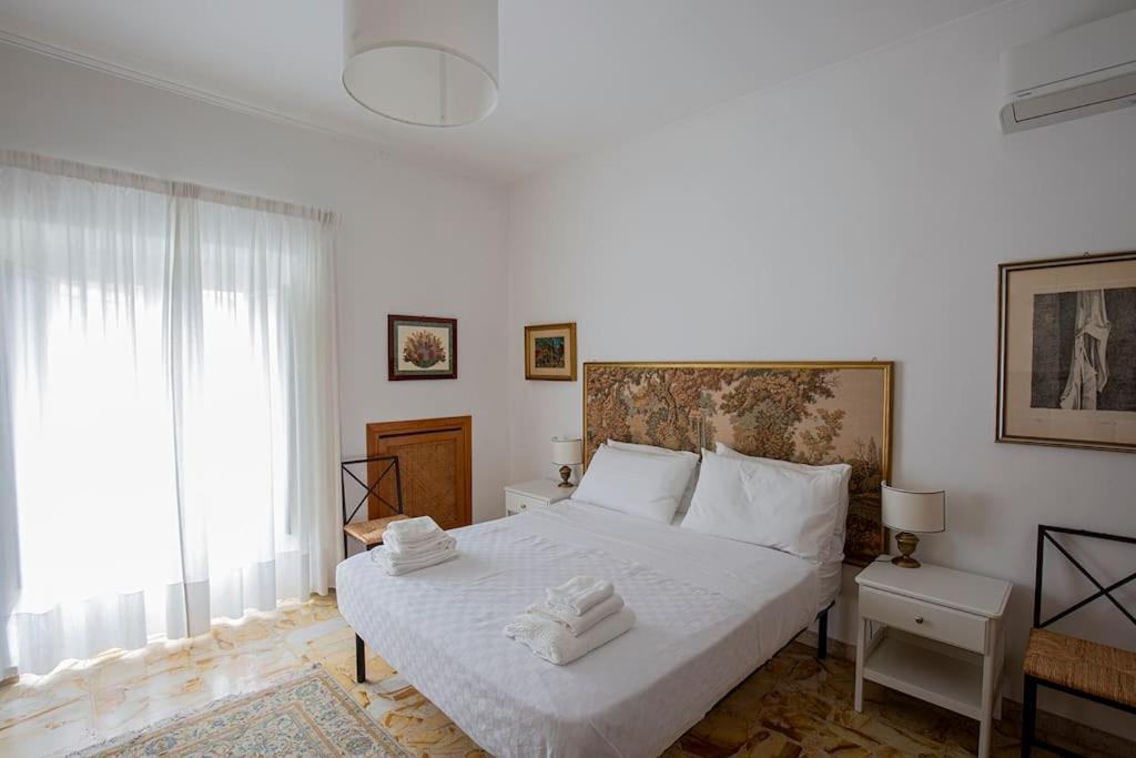 רומא Dimora Al Colosseo, 2 Bedrooms מראה חיצוני תמונה