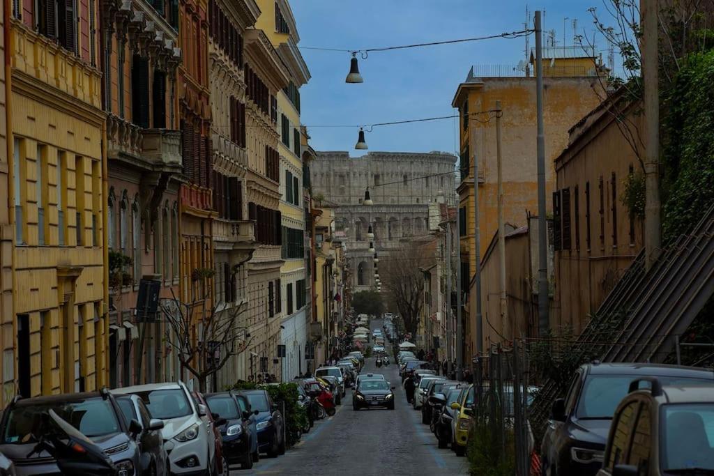 רומא Dimora Al Colosseo, 2 Bedrooms מראה חיצוני תמונה